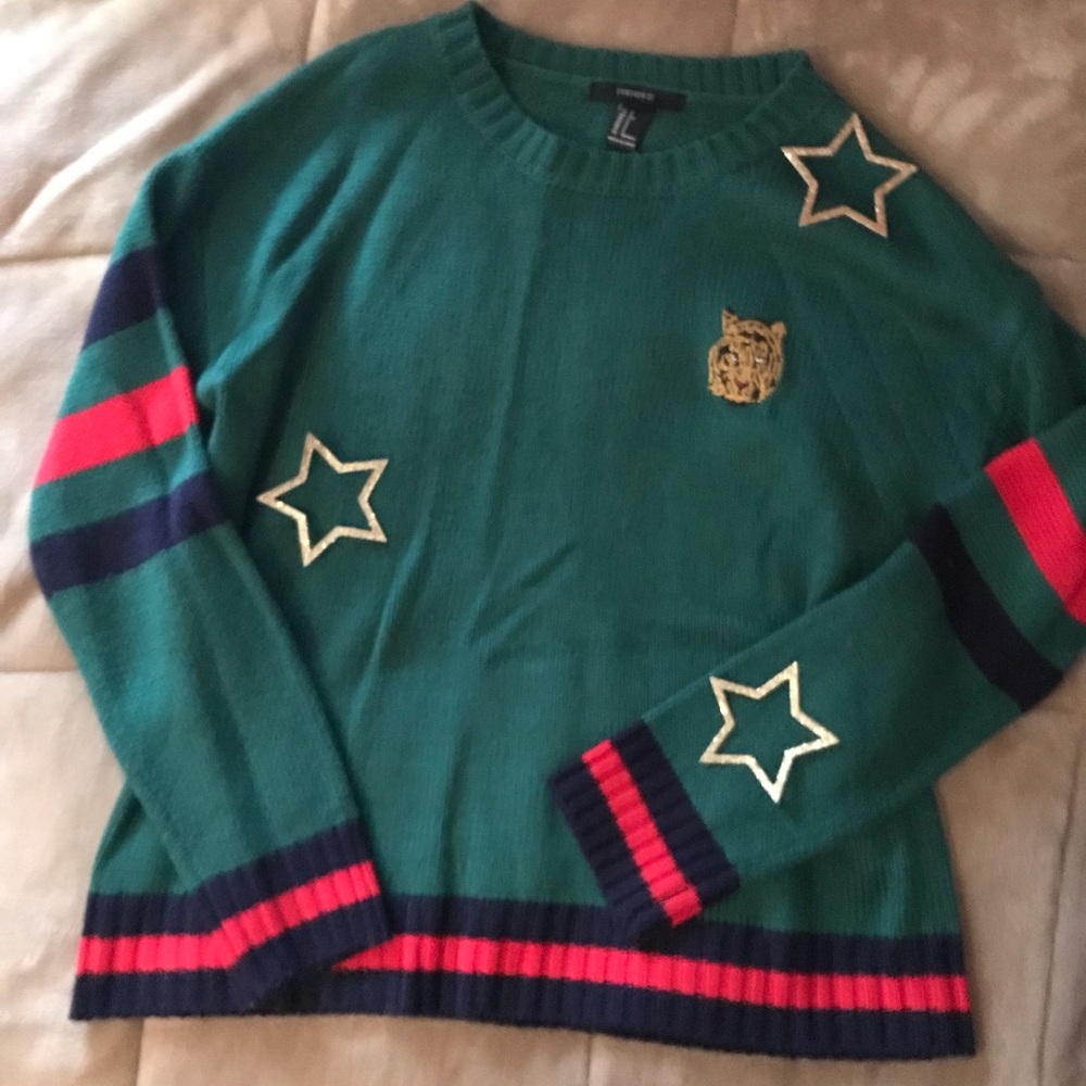 🌸 Unique green sweater